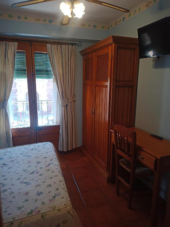 Hotel La Botiga Prades Extérieur photo